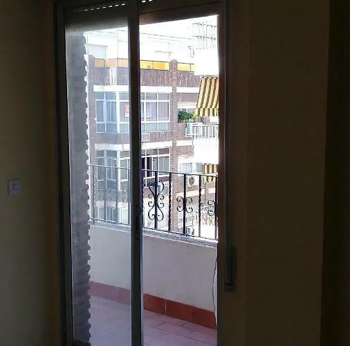 Lägenhet Alojamiento Plaza Chirinos *